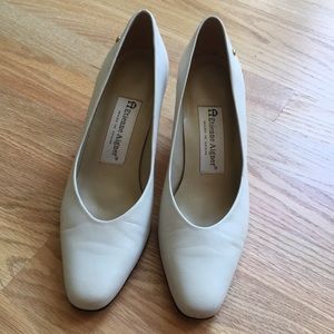 Cream Aigner Low Heel Pumps women’s Size 5 1/2